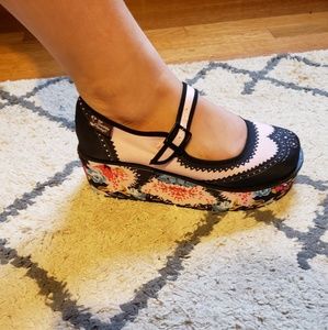 Maryjane buckle shoes